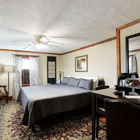 Hocking Hills Inn Logan Eksteriør bilde