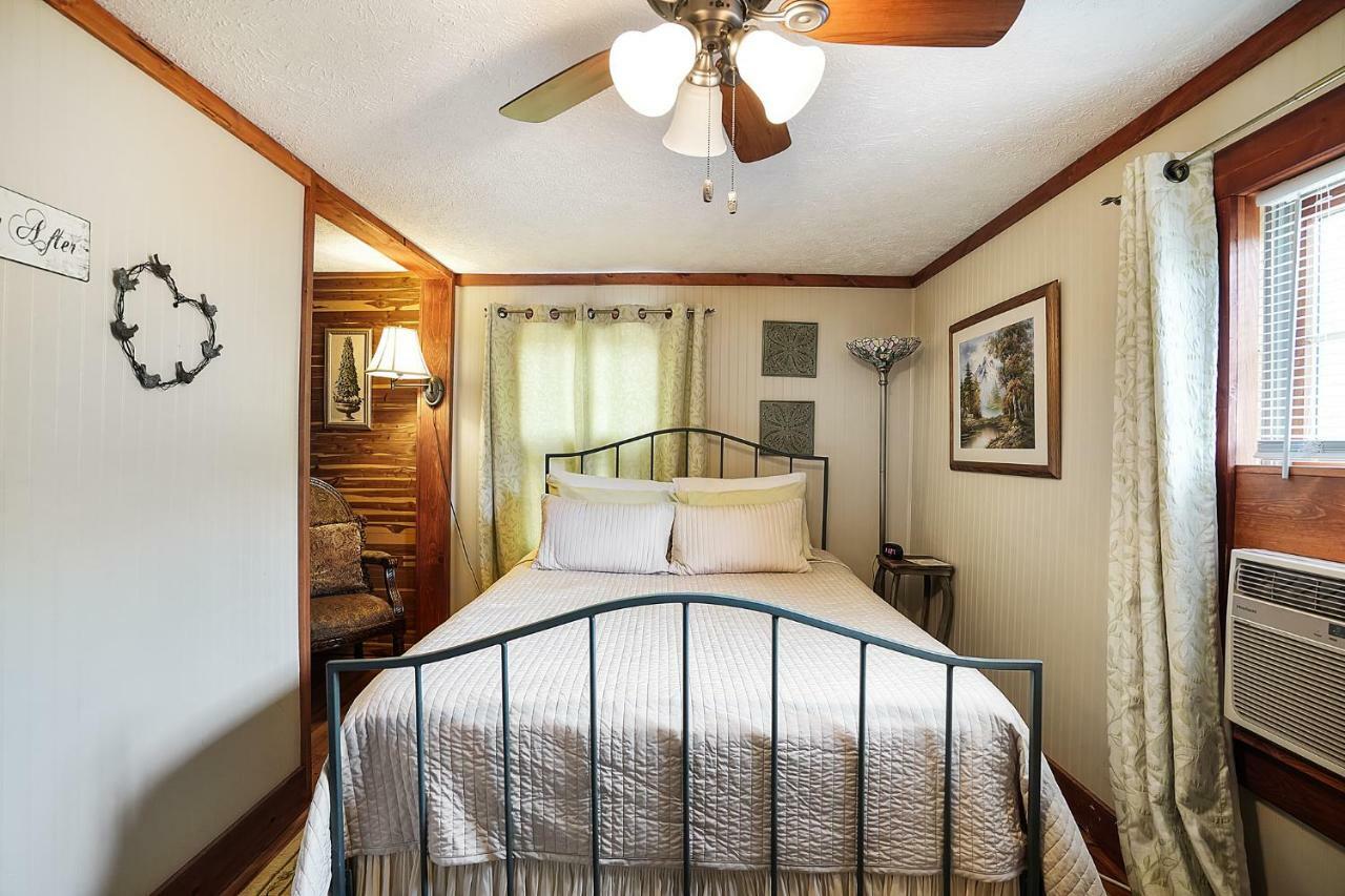 Hocking Hills Inn Logan Eksteriør bilde