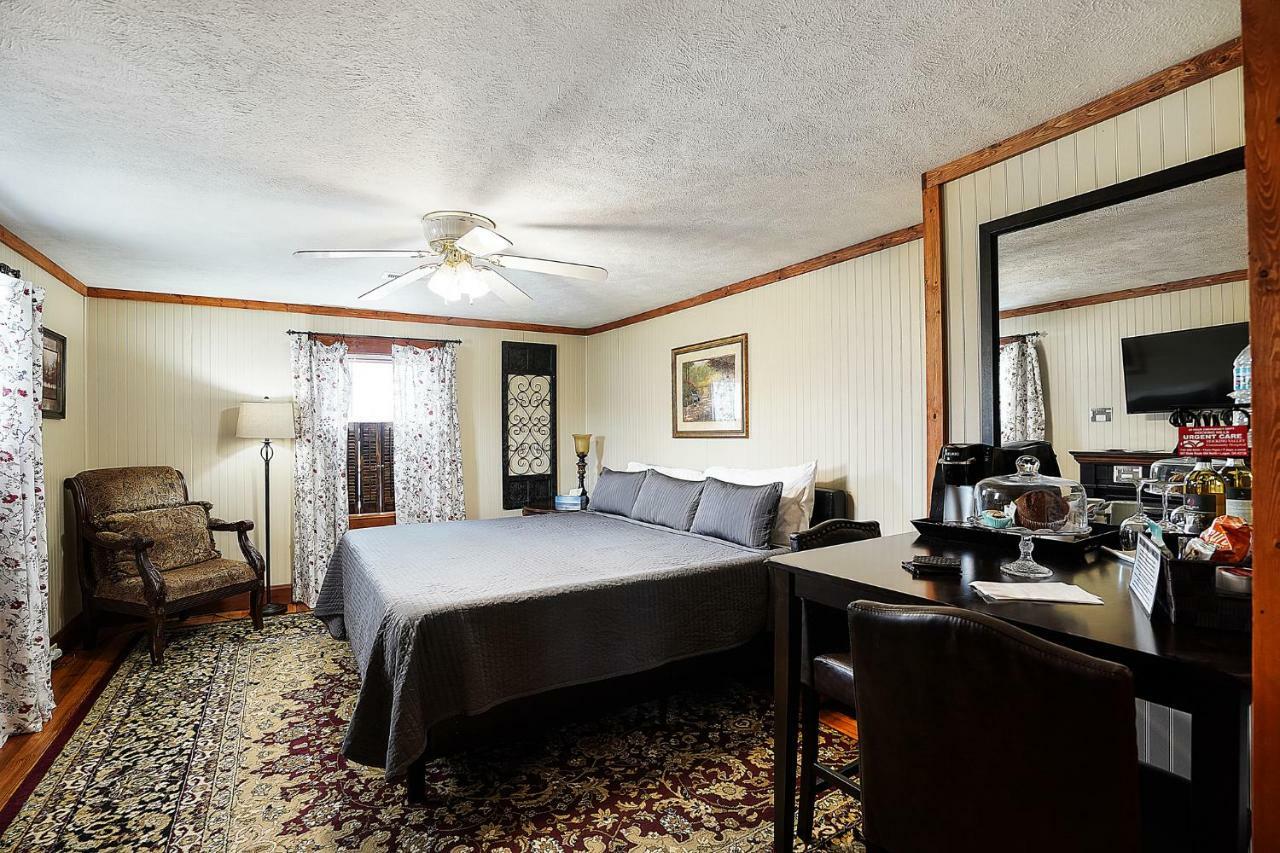 Hocking Hills Inn Logan Eksteriør bilde